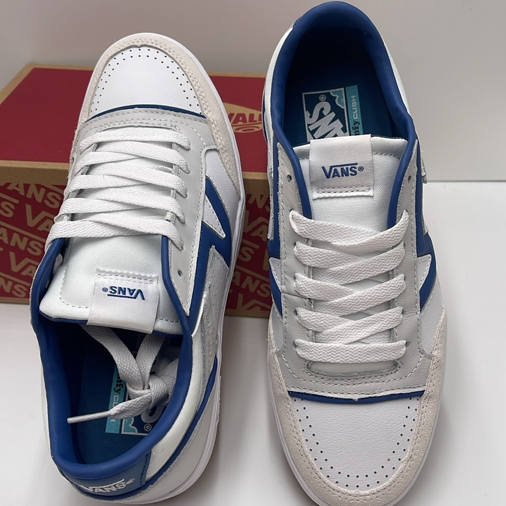 Vans Men’s Lowland Cc Jmp R
Court Navy/White
VN0007P2NAV
Sneakers - Picture 12 of 16